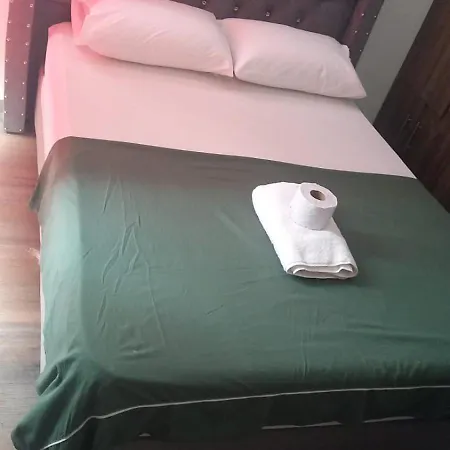 Aqualinastar Apartamento *